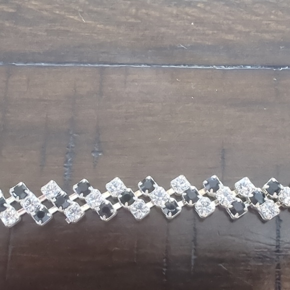 Necklace - Picture 2 of 2